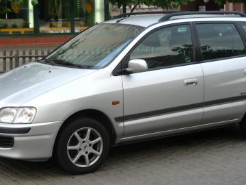 MITSUBISHI SPACE STAR